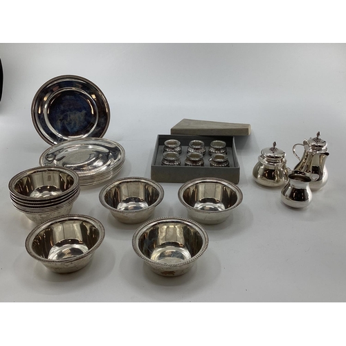 49 - A large collection of Continental 800 marked white metal items to include bowls and plates