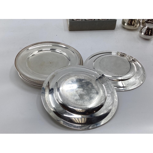 49 - A large collection of Continental 800 marked white metal items to include bowls and plates