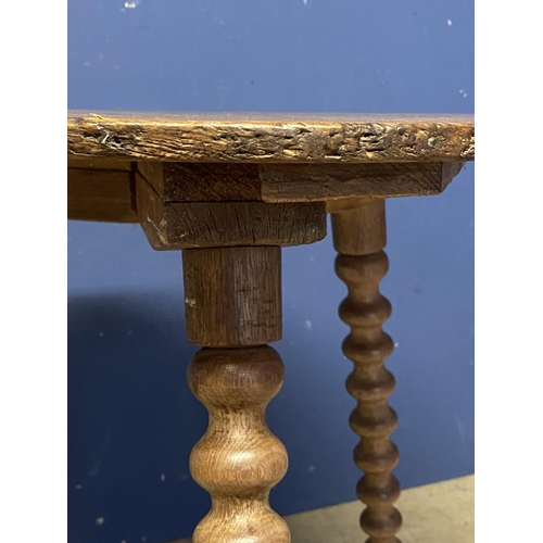 582 - Small circular occasional tripod table, with spiral turned legs, 62cm H, 60cm Diameter