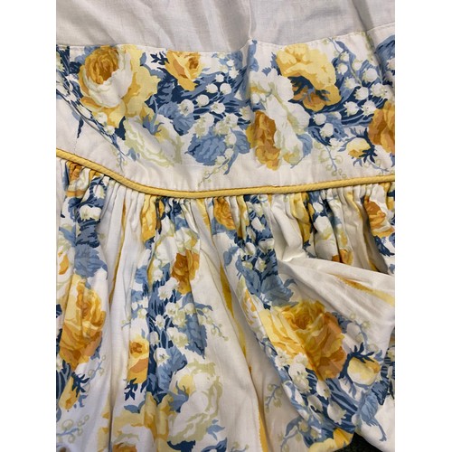 317 - Colefax and Fowler Corona, Lymington Chintz/Blue/Yellow Roses - Curtains, and some tie backs ; first... 