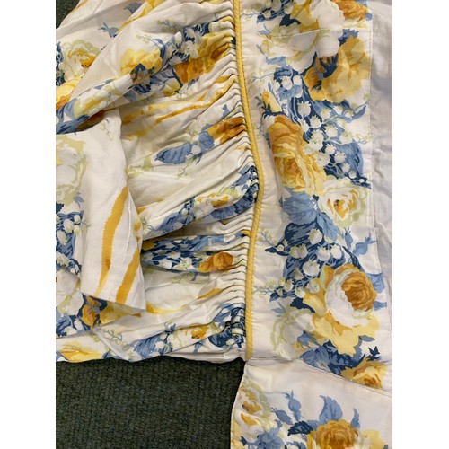 317 - Colefax and Fowler Corona, Lymington Chintz/Blue/Yellow Roses - Curtains, and some tie backs ; first... 