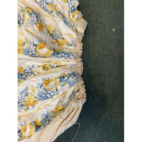 317 - Colefax and Fowler Corona, Lymington Chintz/Blue/Yellow Roses - Curtains, and some tie backs ; first... 