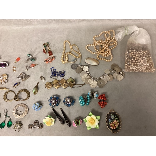 11 - A collection of Sterling silver items and a small collection of C20th costume jewellery