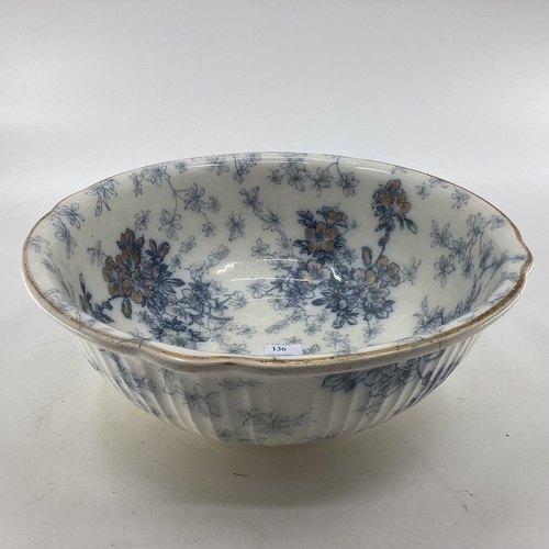 136 - Large ceramic wash bowl with gilt and floral decoration