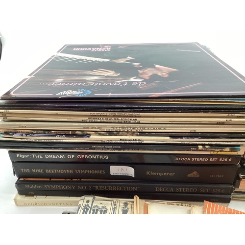 181 - A collection of Lps and 7