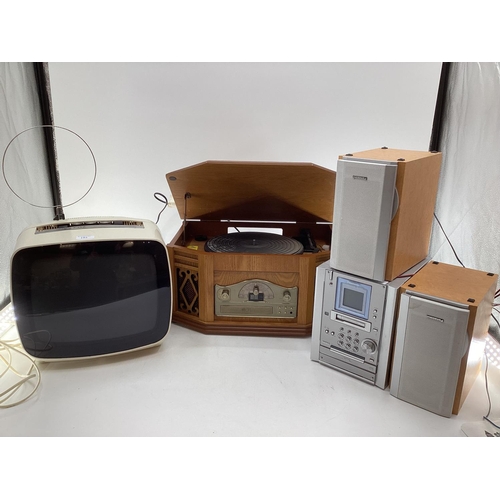 182 - A collection of C20th electrical items to include an indesit VHF 11.5