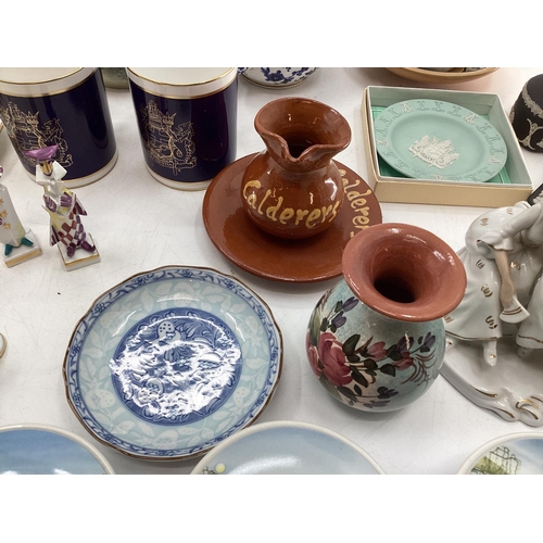 190 - A collection of C20th British and European ceramics, items to include Royal Worcester, Torquay ware,... 