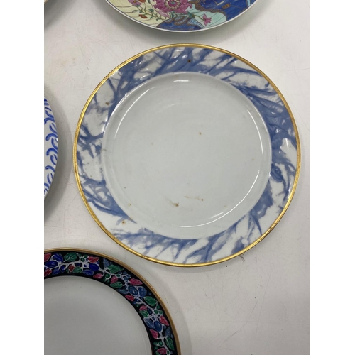 167 - A quantity of hand painted and hand turned Chinese export porcelain old sample stock made by de Gour... 