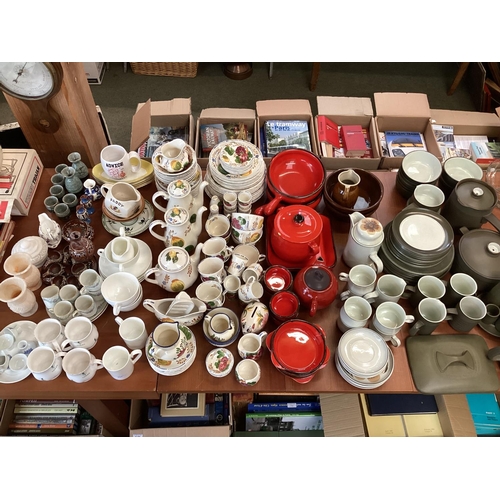 200 - Quantity of kitchen china, including white Villeroy and Bosch, Denby etc