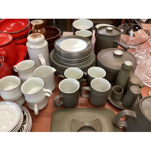 200 - Quantity of kitchen china, including white Villeroy and Bosch, Denby etc