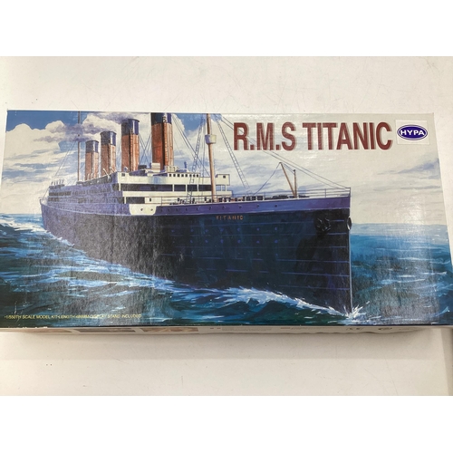 101 - Collection of boxed models to include two HMS Titanic's, three HMS Titanic's, two 'The General' by A... 