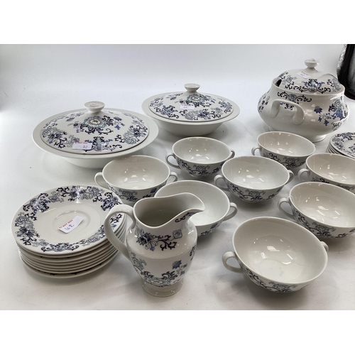 162 - A set of Royal Doulton Nankin pattern ceramic set