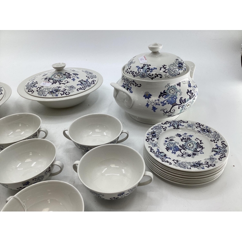 162 - A set of Royal Doulton Nankin pattern ceramic set