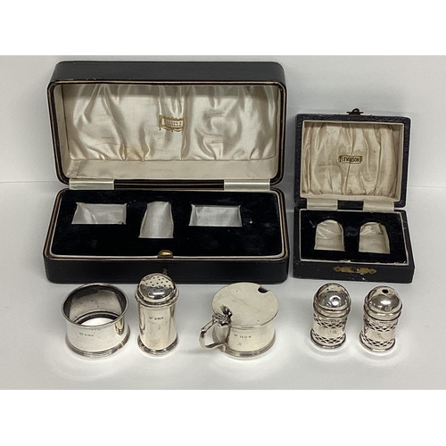 91 - Boxed sterling silver cruet set, and a boxed sterling silver pepperettes