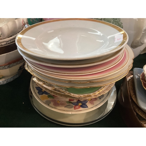 98 - Large collection of C20th ceramics  to include a Duchess bone china gilt tea set, a Parian wear figu... 