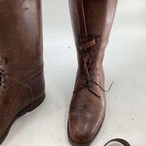 99 - Pair of vintage gents brown leather riding boots, wooden stretchers marked L and R, approximate size... 