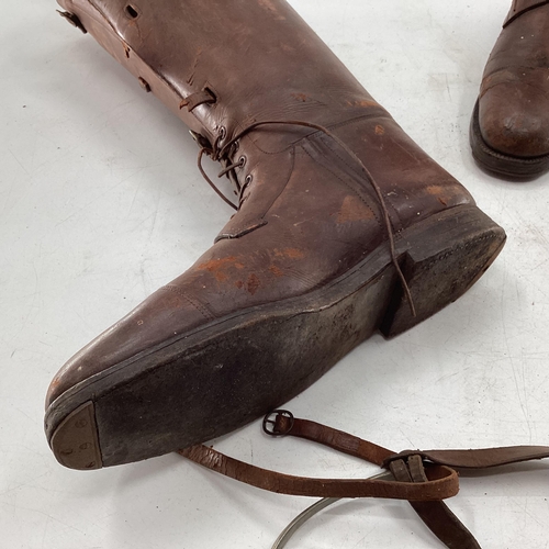 99 - Pair of vintage gents brown leather riding boots, wooden stretchers marked L and R, approximate size... 