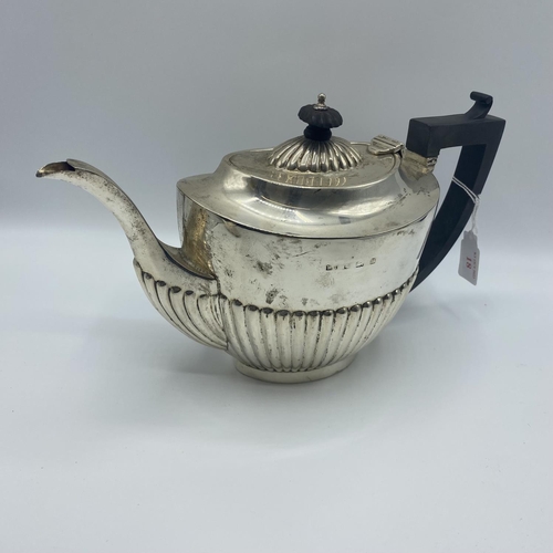 18 - Three piece sterling silver tea set, by William Adams, Birmingham, 1916, 850 grams