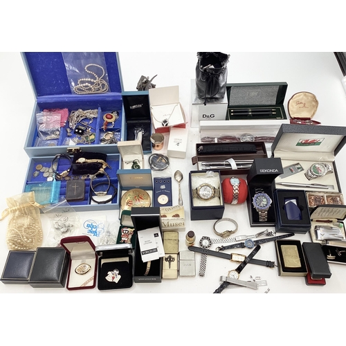 25 - Collection of costume jewellery and fashion and high street Gents and ladies wrist watches, to inclu... 