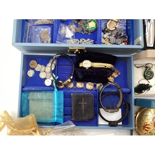 25 - Collection of costume jewellery and fashion and high street Gents and ladies wrist watches, to inclu... 