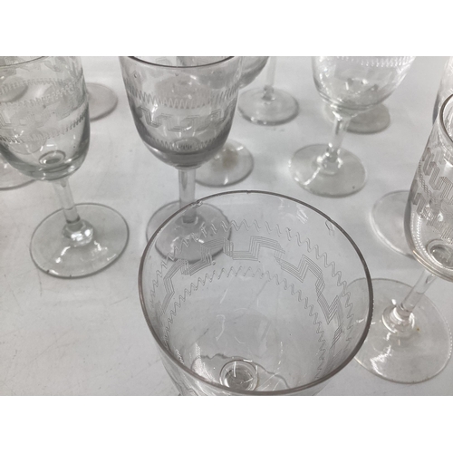 232 - A mixed collection of glassware to include Venetian glass vase, Edwardian etched glasses, and Swarov... 