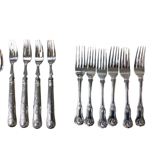 57 - A collection of sterling silver flatware and cutlery. Mainly in the Kings Pattern. Approx 107ozt. KN... 