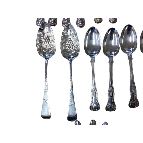 57 - A collection of sterling silver flatware and cutlery. Mainly in the Kings Pattern. Approx 107ozt. KN... 