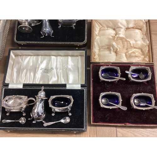 91 - A collection of silver plated wares to include lidded terrine and ladle, boxed items and oval covere... 