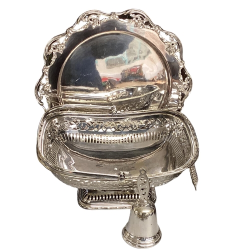 19 - Collection of good quality silver plated wares to include sardine dish, gun-carriage salt-cellar and... 