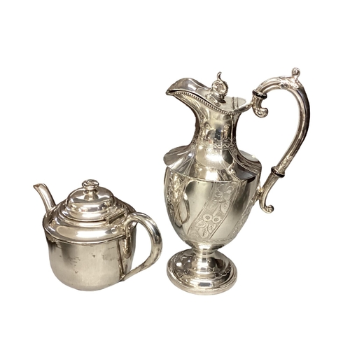 19 - Collection of good quality silver plated wares to include sardine dish, gun-carriage salt-cellar and... 