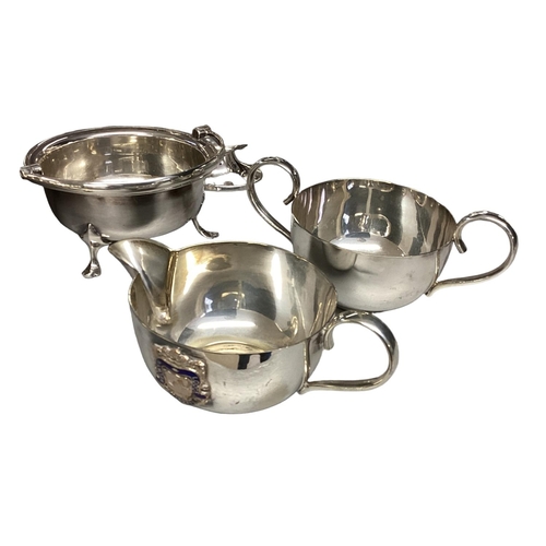 19 - Collection of good quality silver plated wares to include sardine dish, gun-carriage salt-cellar and... 