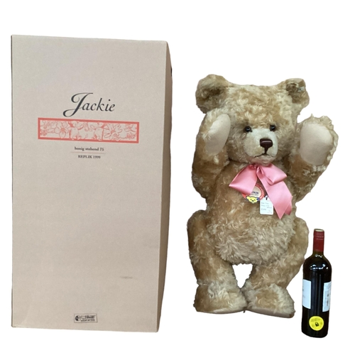 107 - A large Steiff bear, Jackie, 75cm, 1953 replica, limited 1000 made in 1999, with box and certificate... 