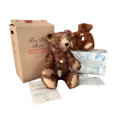 115 - Two Steiff bears, boxed with Certificates, to include Vincent Teddy, Limited, Chestnut 38cm ; Peace ... 