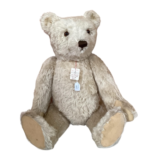 117 - Rare, Steiff White, Original Teddy, 75cm, circa 1955-64, with button, Growler, hump on back; conditi... 