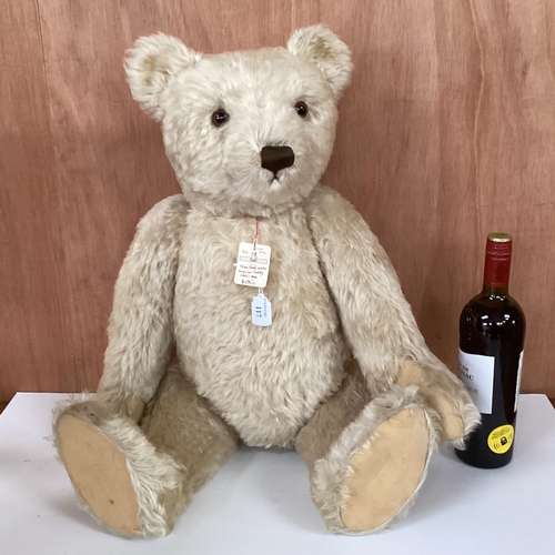 117 - Rare, Steiff White, Original Teddy, 75cm, circa 1955-64, with button, Growler, hump on back; conditi... 