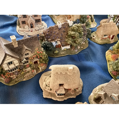 250 - A quantity of Lilliput Lane, see all images