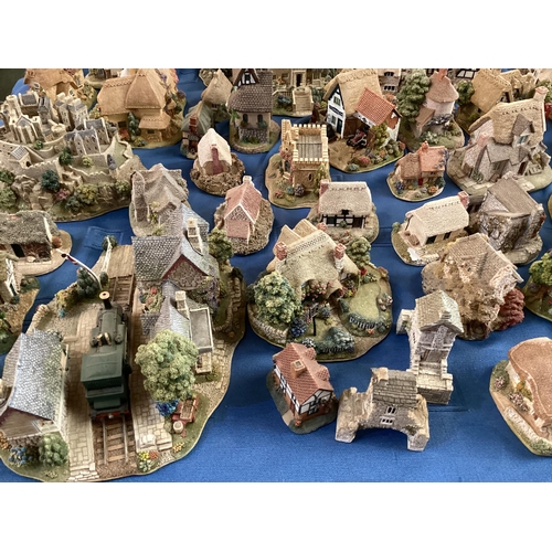 250 - A quantity of Lilliput Lane, see all images