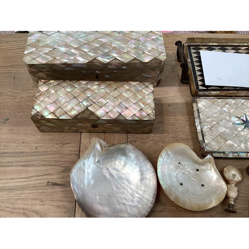 258 - A quantity of Mother of Pearl items, see all images for details