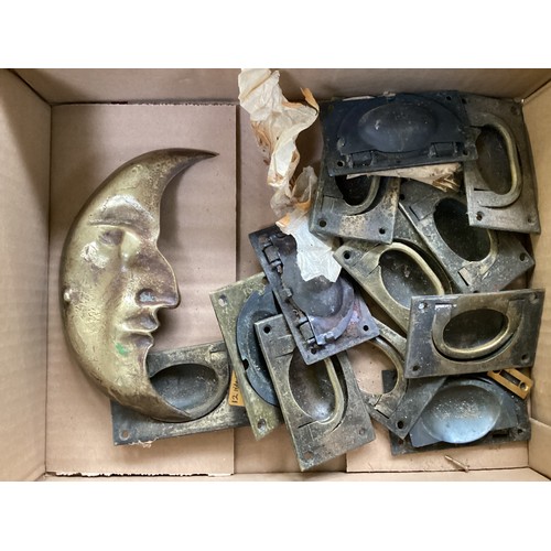 222 - A quantity of various Victorian and later: brass ware etc including,  keys, recessed brass handles, ... 