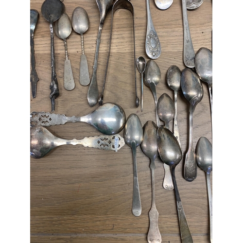 121 - A collection of continental and unmarked white metal items. Gross weight approx 83 0zt