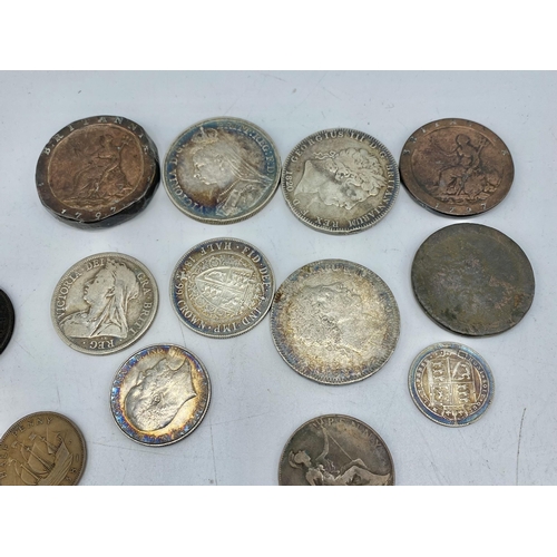 141 - A collection of 19th and 20th century coinage.