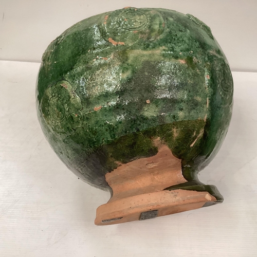 374 - A  Yuan Dynsty style green glazed lidded vase, 36cmH