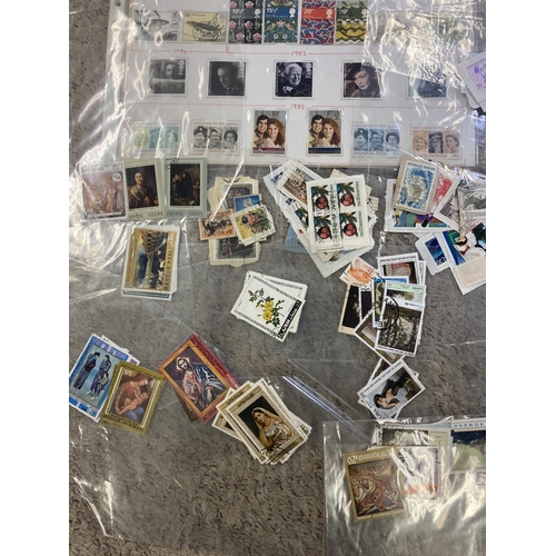 225 - A collection of UK stamps, 1960s-1990s to include commemorative and collatable examples.