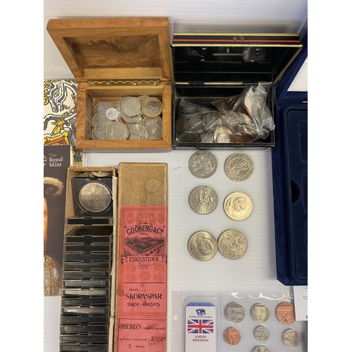 261 - A large collection of commemorative British coinage. Please see images.