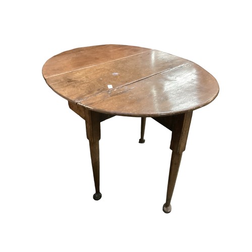 640 - Late Georgian flame mahogany oval pembroke table with drawer and dummy drawer 74 cm x 96 cm x 66 cm ... 