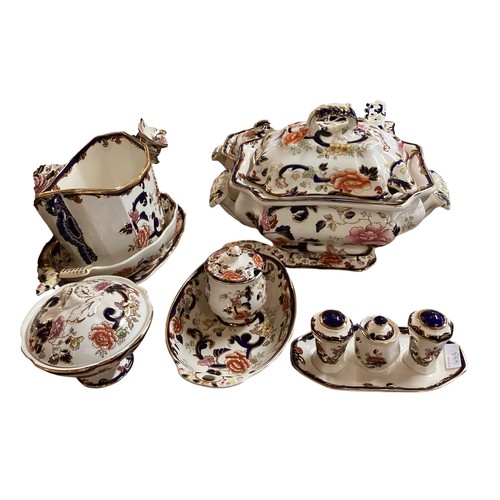 433 - Large collection of Mason's Manadalay ceramic dinner wear, to include lidded Turrins, punch bowl and... 