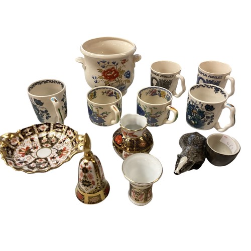 451 - A collection oif mixed ceramics to include Royal Crown Derby Old Imari items, Masons Chartreuse and ... 