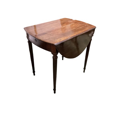 571 - Georgian oak low boy 83 cm W x 51 cm D x 70 cm H, Georgian crossbanded mahogany pembroke table 81 cm... 