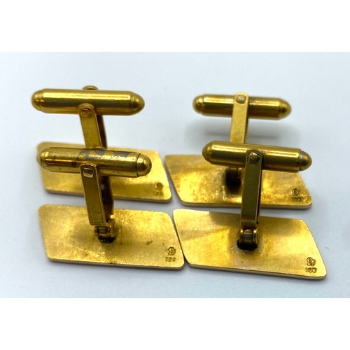 35 - Two pairs of 10 ct gold marked gentleman's cufflinks, 20 g