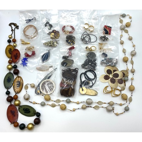 58 - A collection of costume jewellery